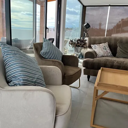 Ocean View By Charmes Penthouse Apartman *